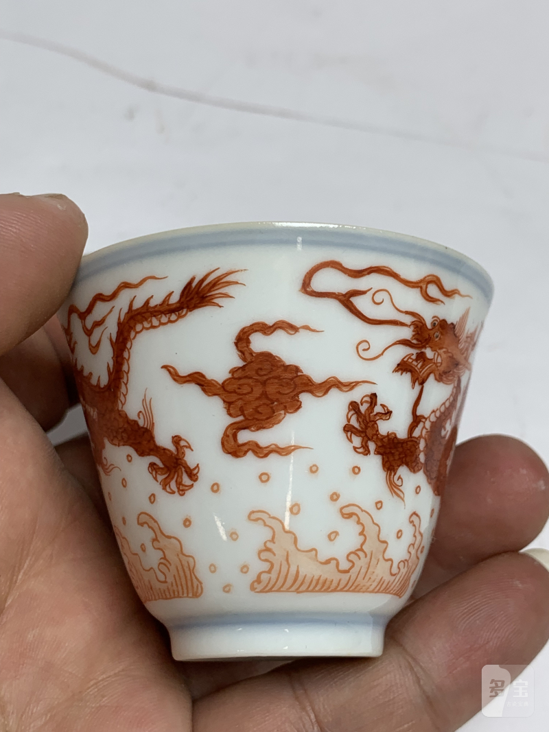 清乾隆 矾红江崖海水云龙纹撇口杯一对（附原包装） - 图8